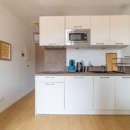 Golden - View & Provencal Charm