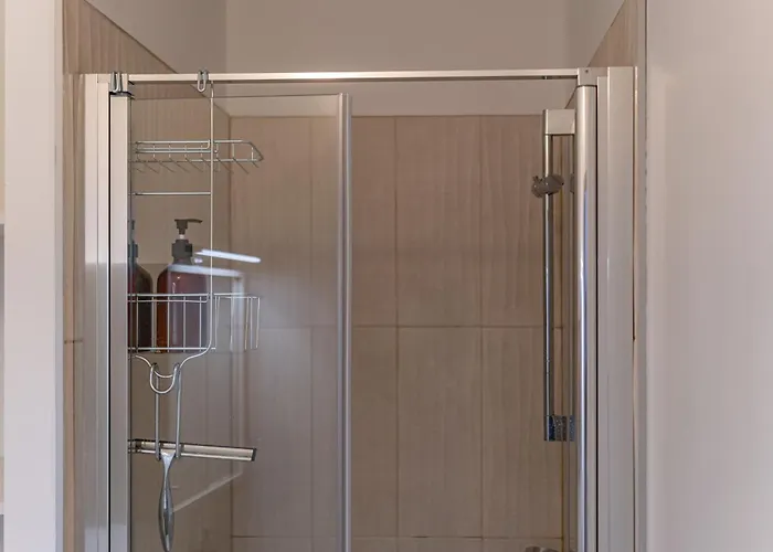 Golden - View & Provencal Charm